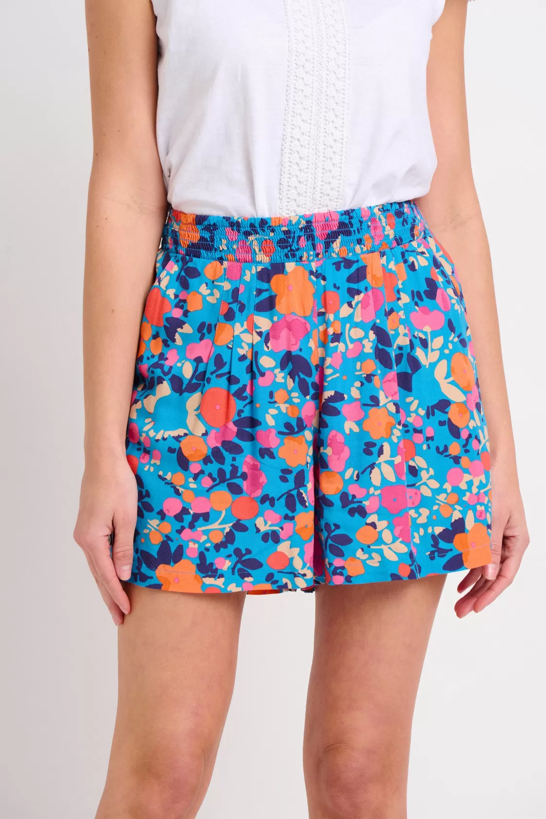 Trousers And Shorts>Brakeburn Bloom Floral Shorts Blue