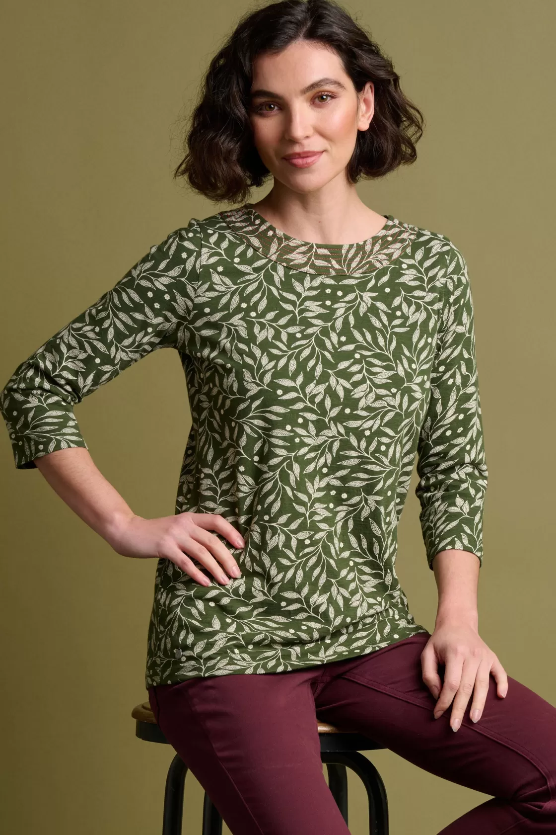 Tops, T-Shirts And Vests>Brakeburn Orchard Leaf 3 Quarter Tee Green