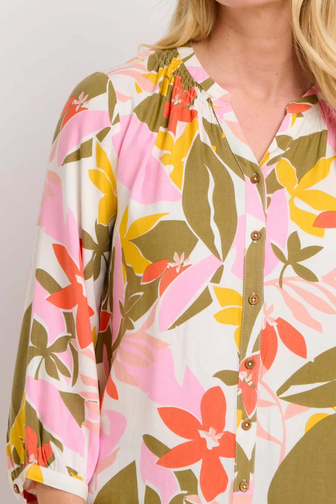 Shirts And Blouses>Brakeburn Tropical Palm Blouse Khaki